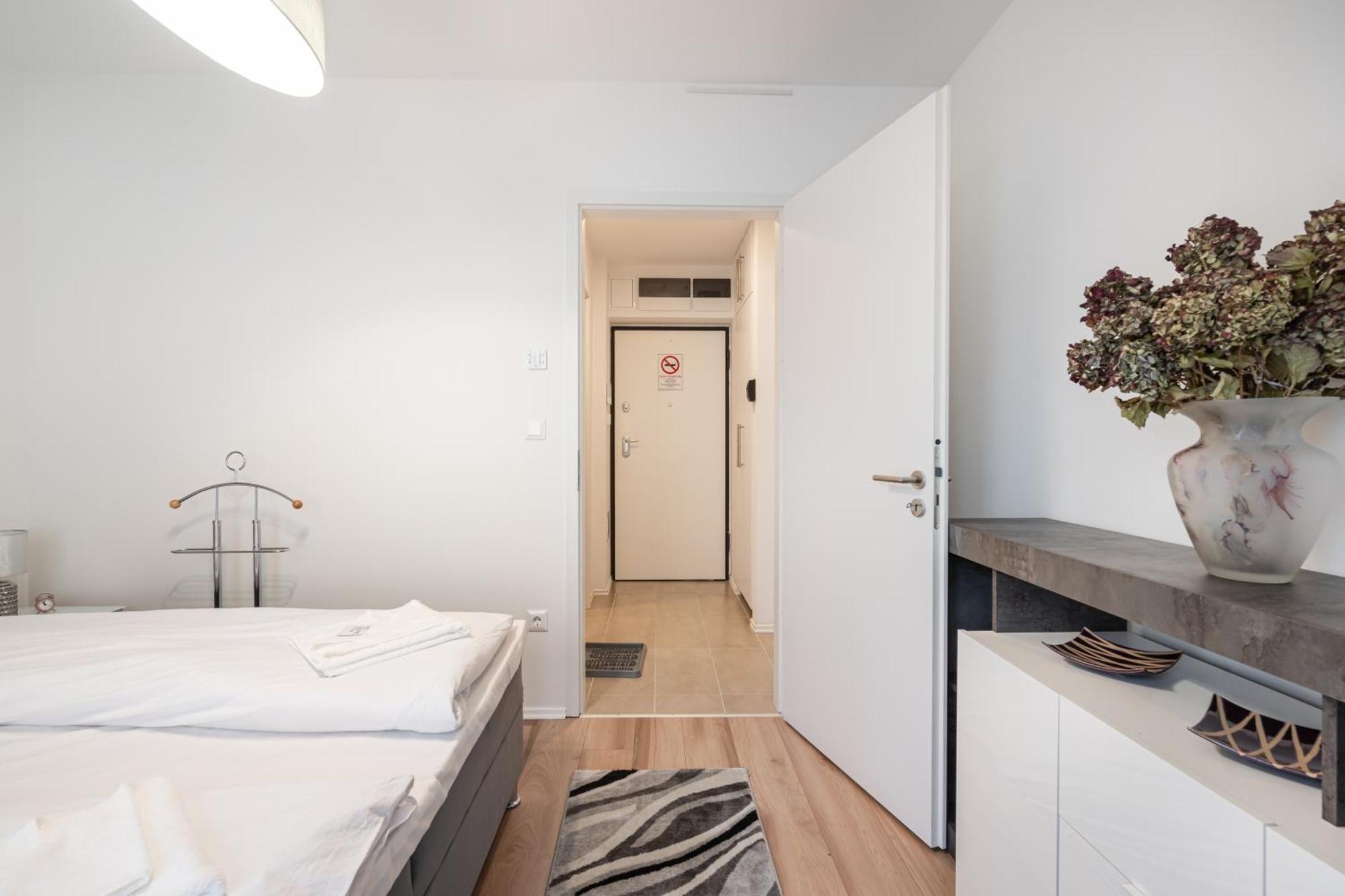 Peter Apartment With Terrace Будапеща Екстериор снимка