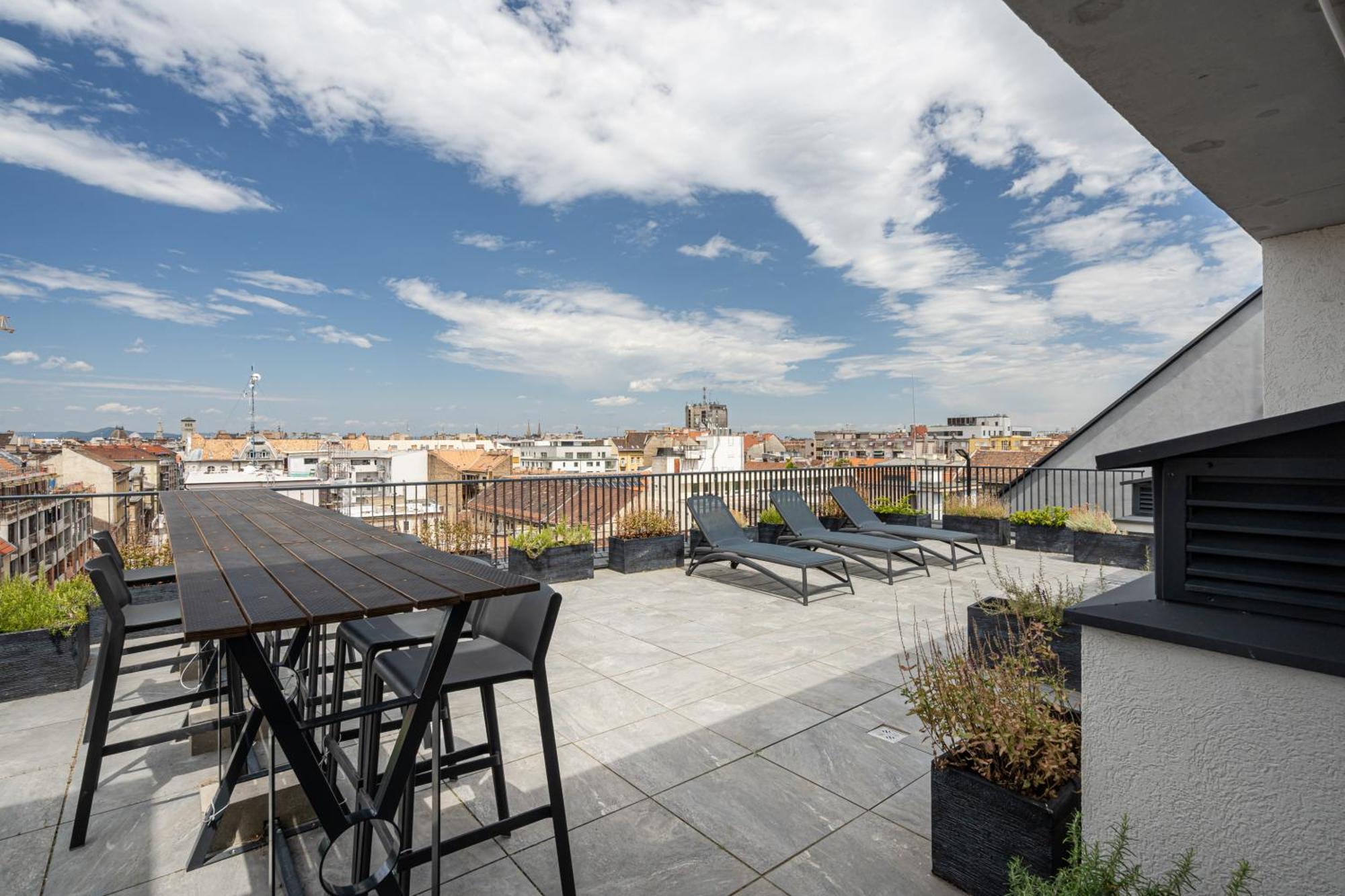 Peter Apartment With Terrace Будапеща Екстериор снимка